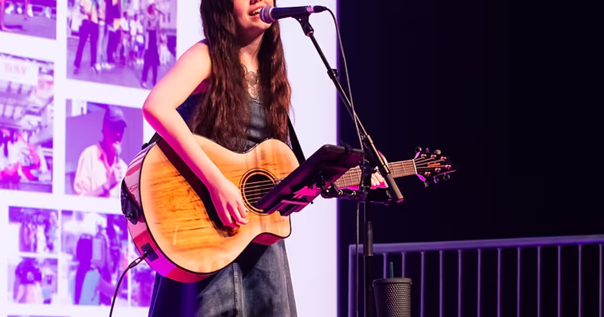 18-year old singer/songwriter, Kendall Lily, performing live.